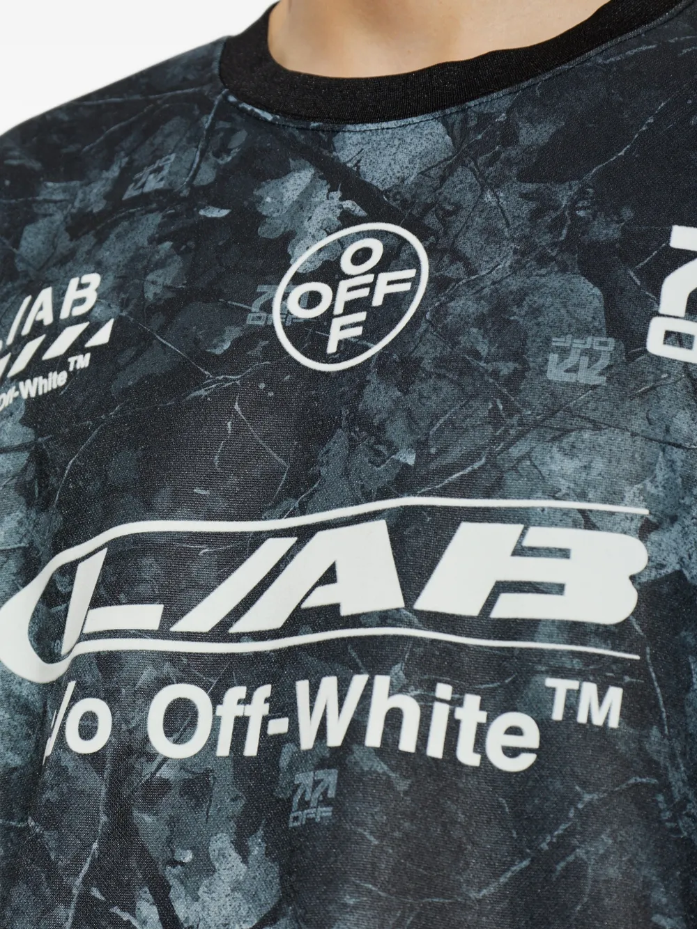 L ab c o Off-White logo-print T-shirt Zwart