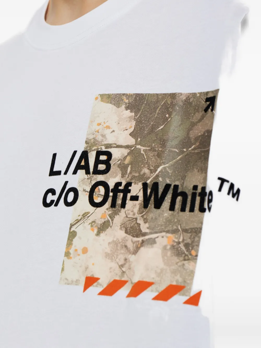 L ab c o Off-White logo-print cotton T-shirt Wit