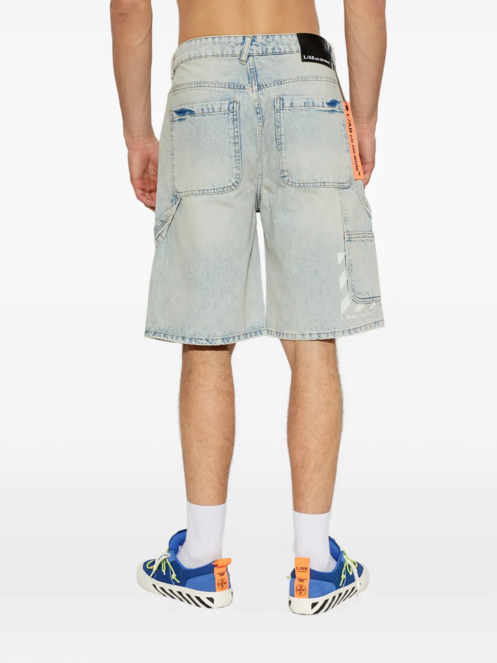 L ab c o Off-White acid-wash panelled shorts Blauw