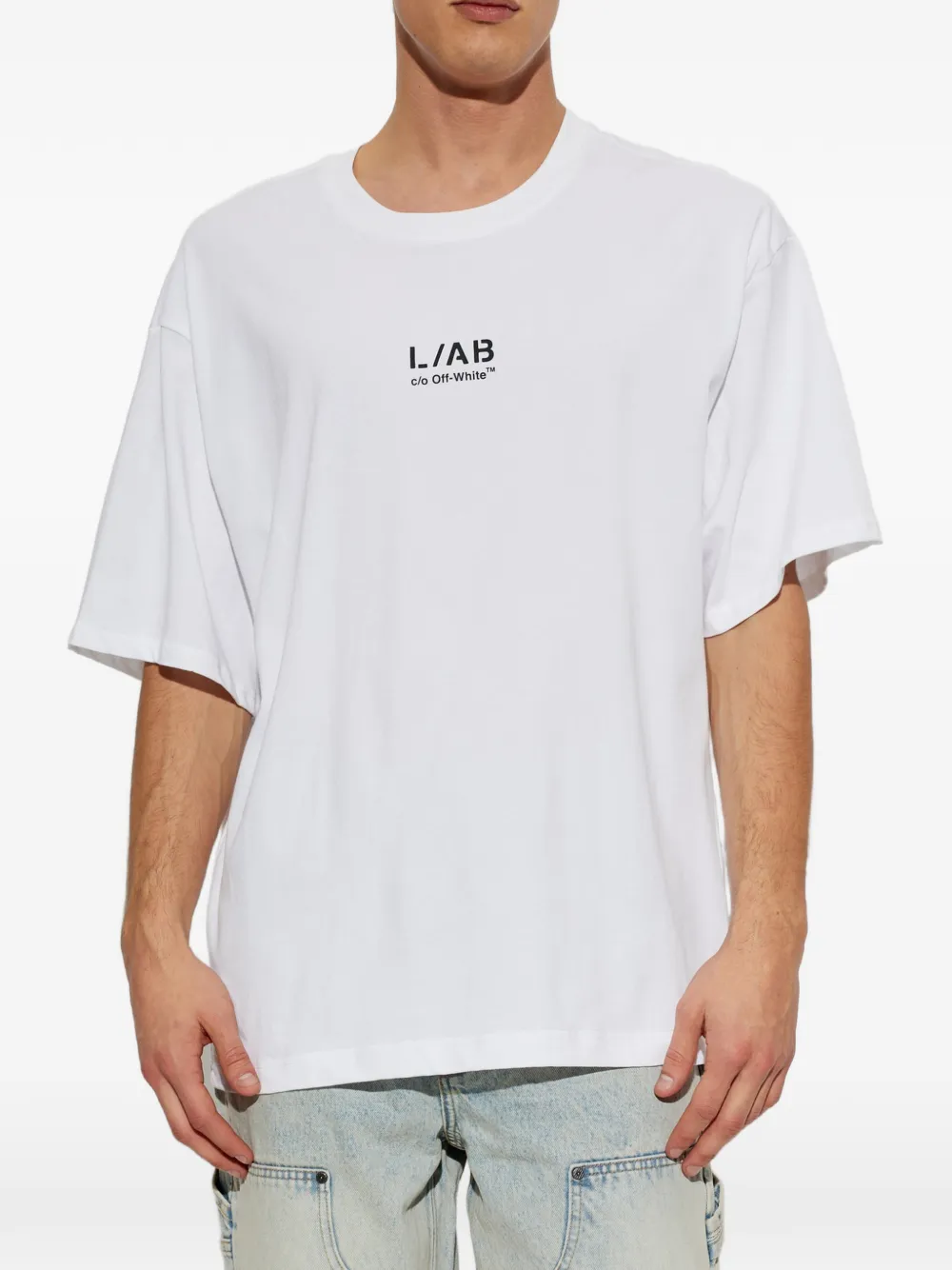 L ab c o Off-White logo-print T-shirt Wit