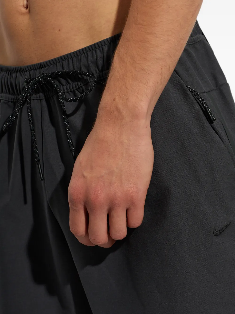Nike Tech Dri-FIT Shori-knit shorts Grijs