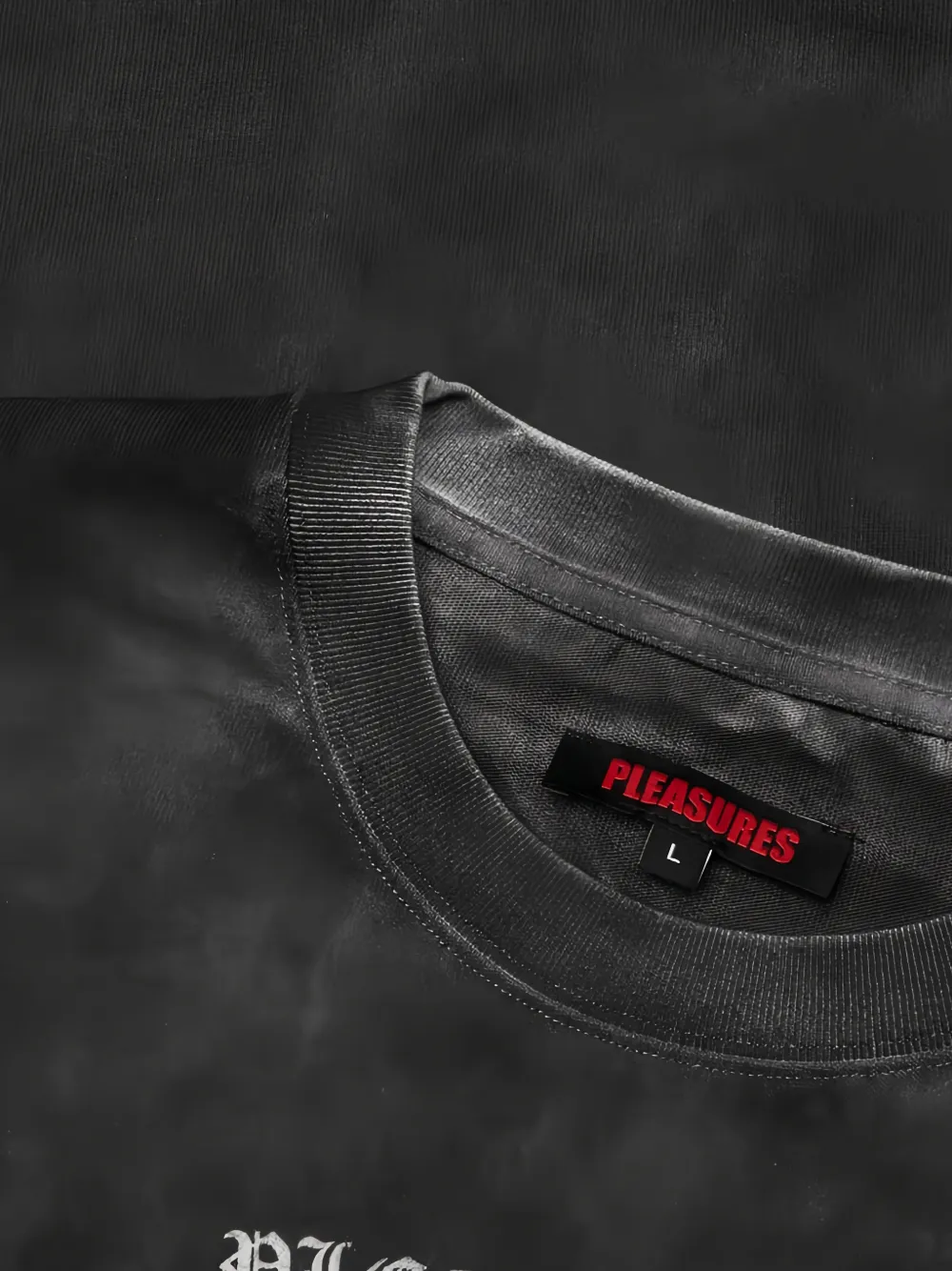 Pleasures logo-embroidered spray-effect T-shirt Zwart