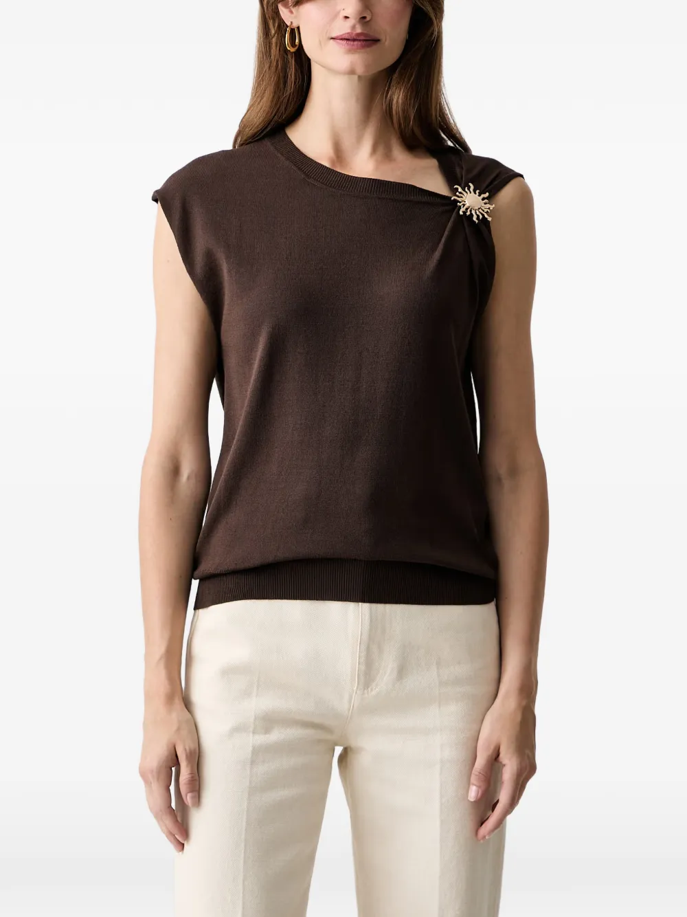 Morgan brooch-detail asymmetric-neck vest - Marrone
