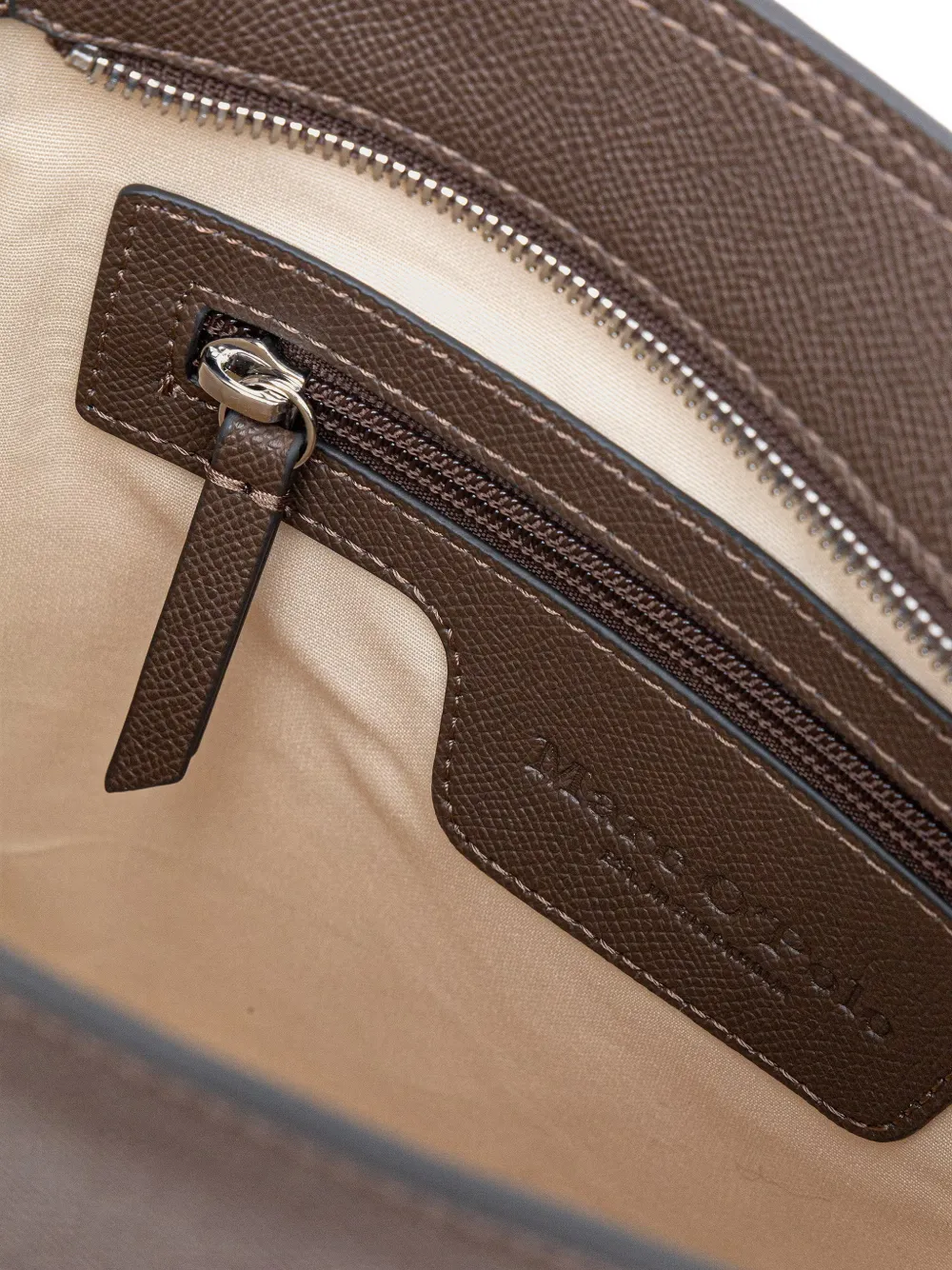 Marc O'Polo logo-patch crossbody bag Bruin
