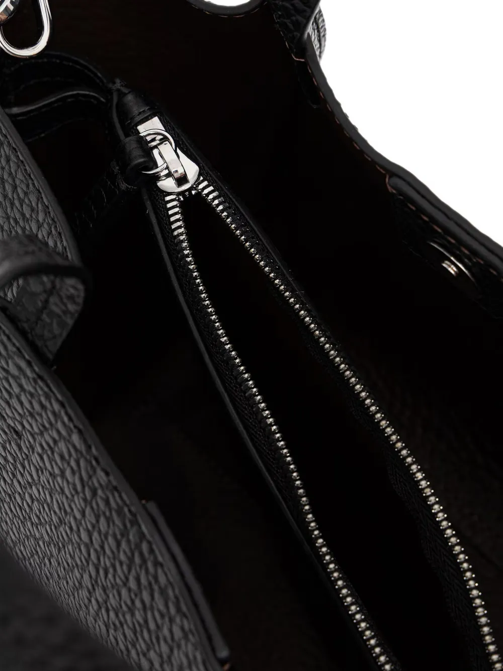Marc O'Polo Biani grained tote bag Zwart