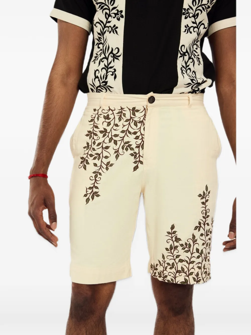 INTERNATIONAL APPEAL vine-embroidered shorts Beige