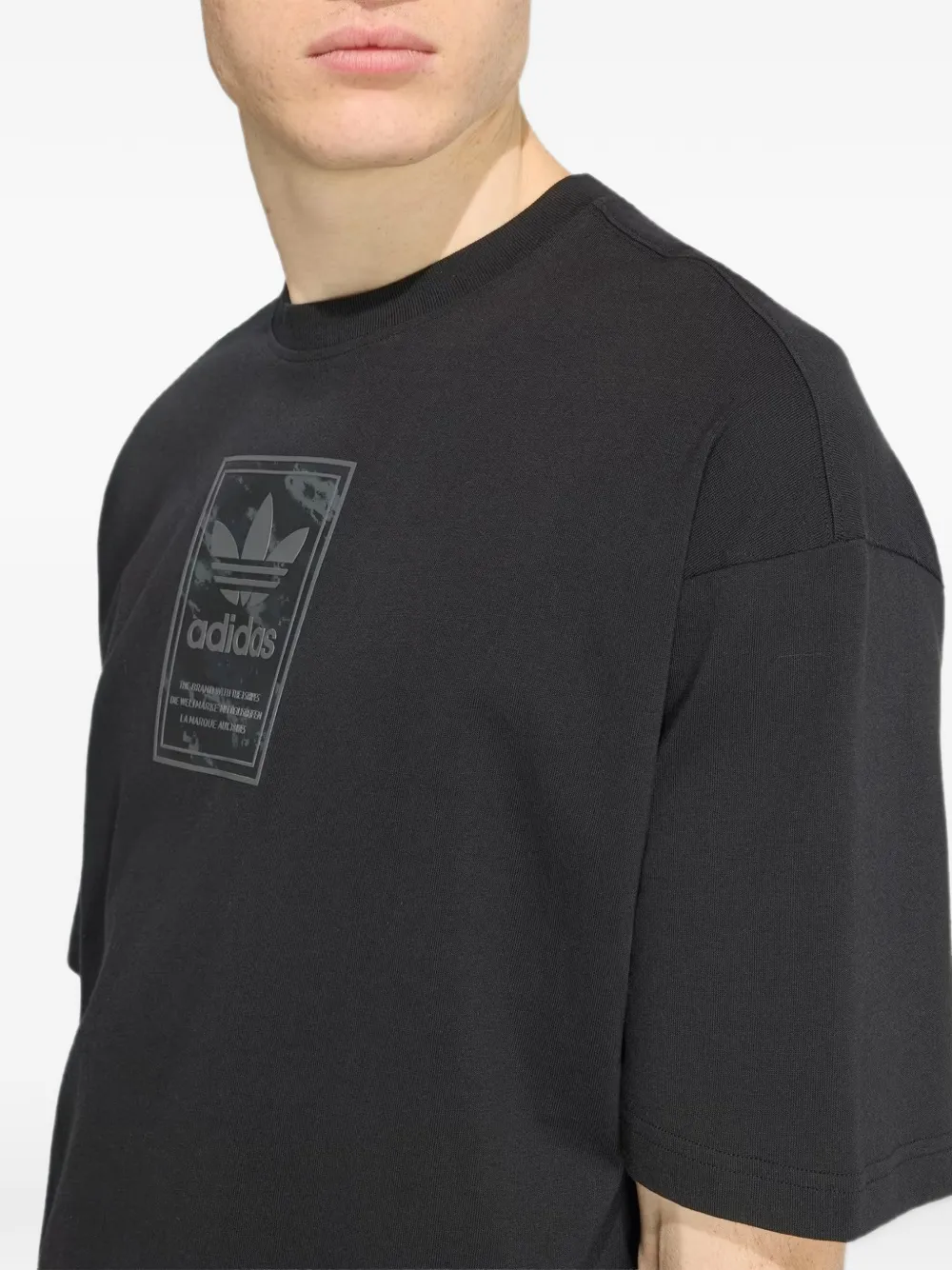 adidas camo tee tongue label T-shirt Zwart