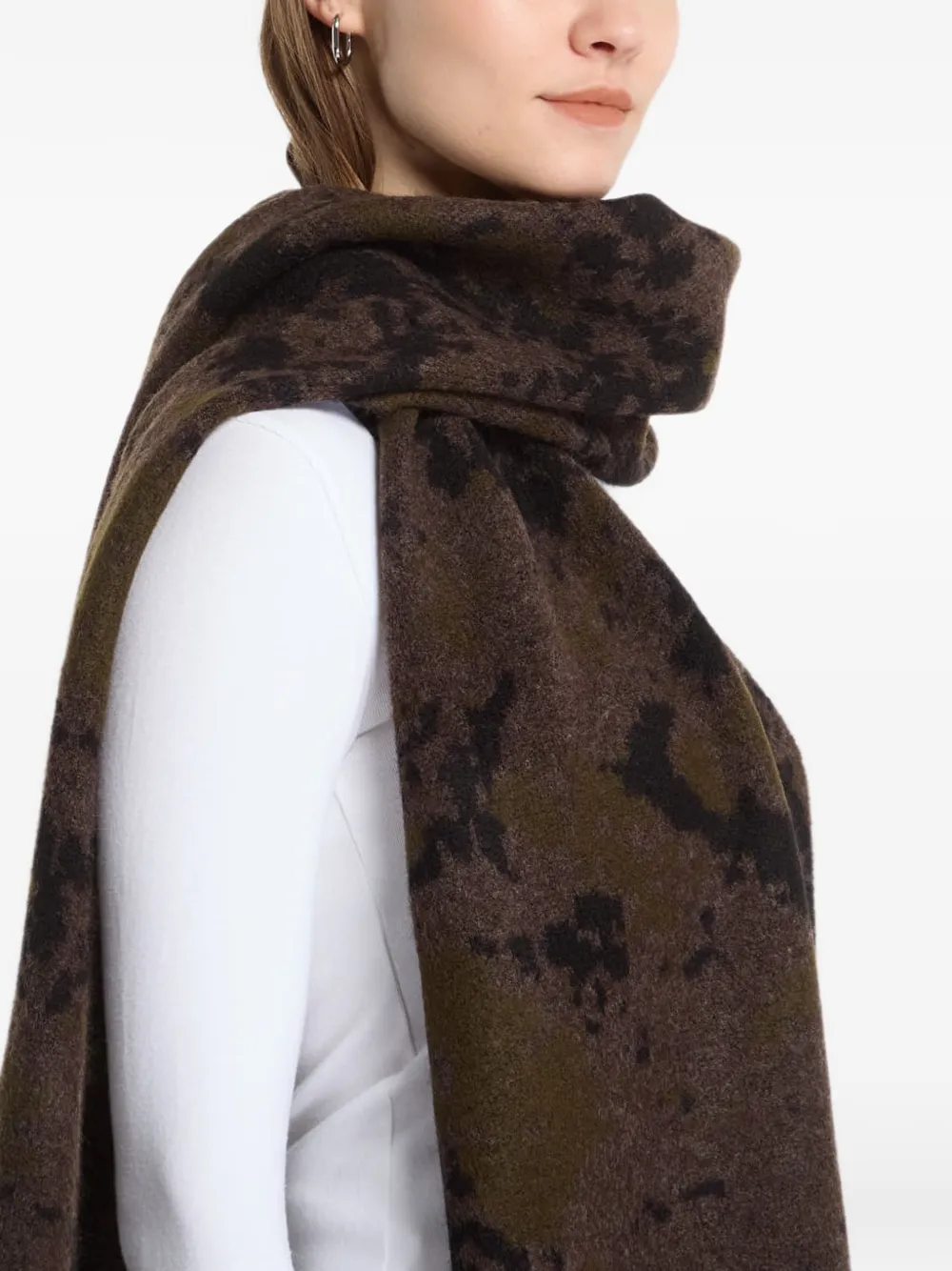 Carhartt WIP Camo Disperse scarf Bruin