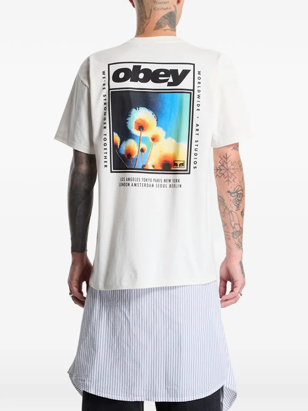 Obey Stronger Together logo-print T-shirt Wit