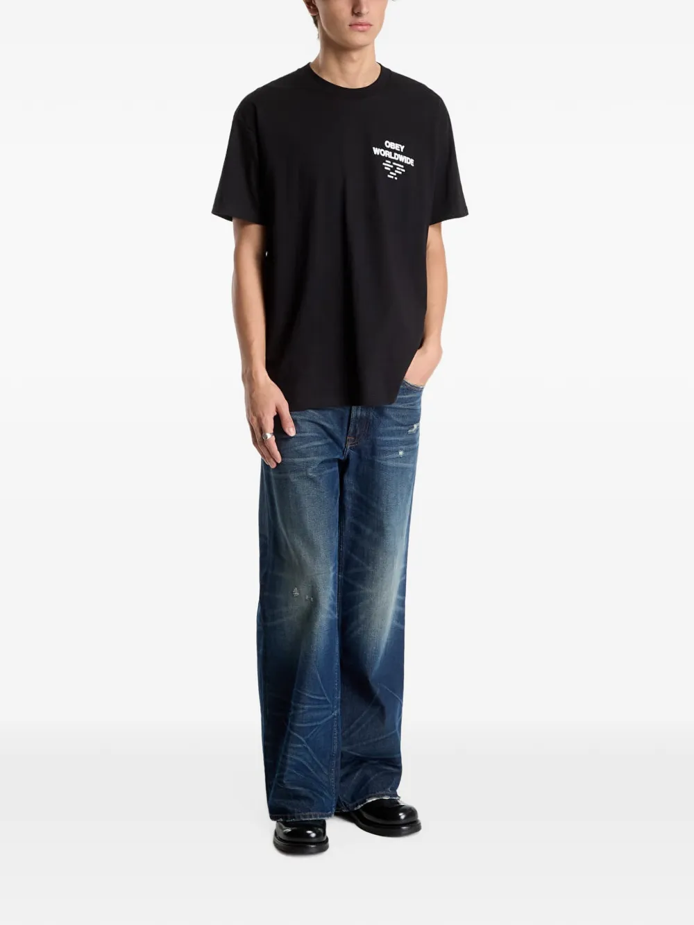 Obey Angels Above T-shirt Zwart