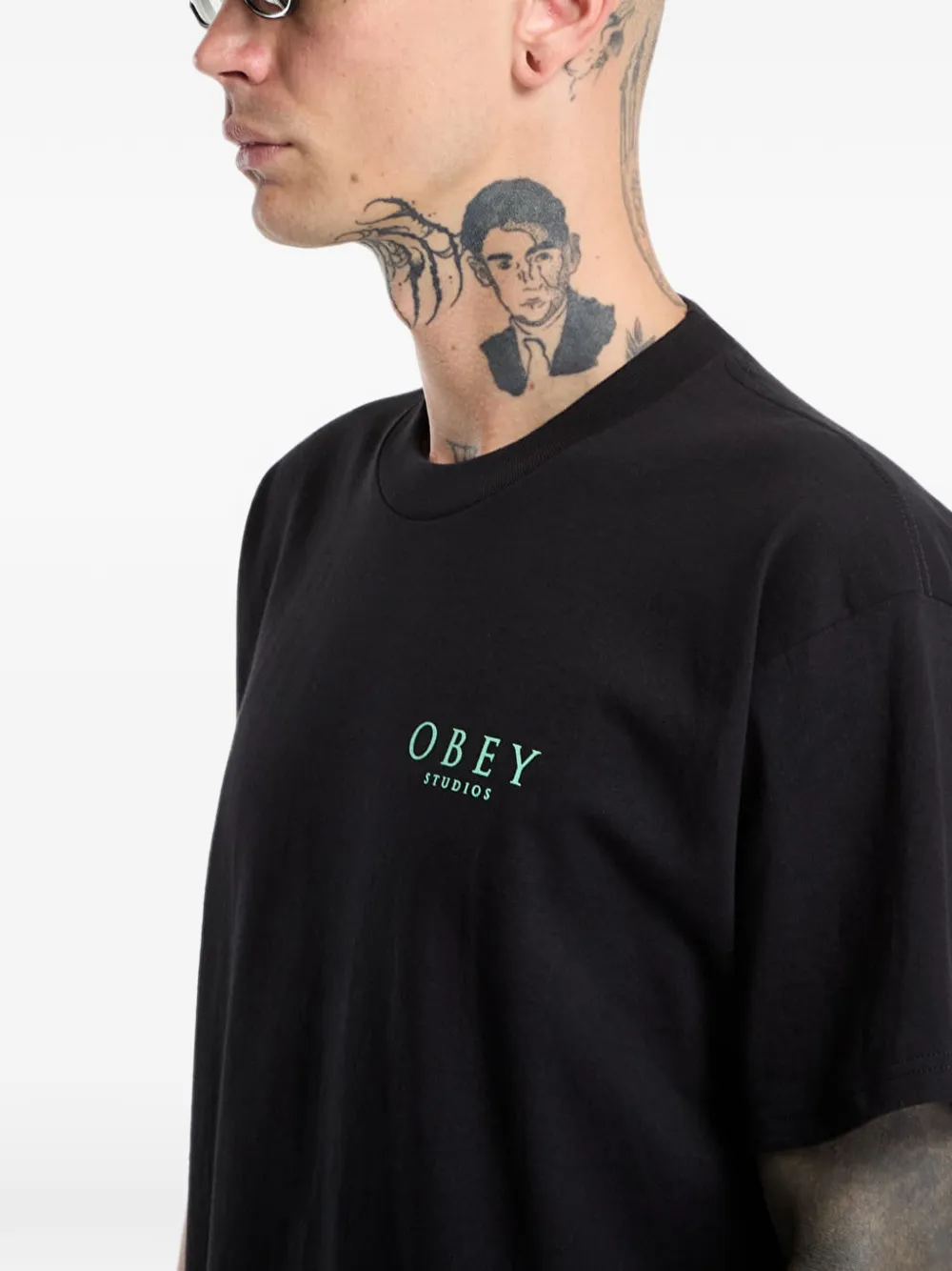 Obey logo-print floral-print T-shirt Zwart