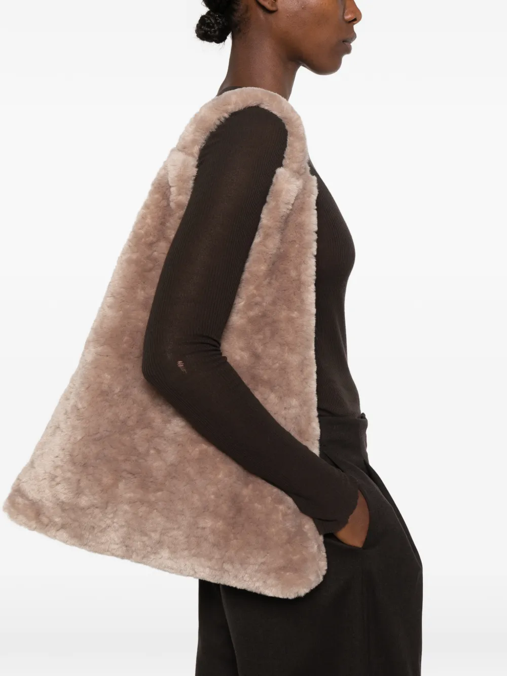 bomboogie faux-fur shoulder bag - Toni neutri