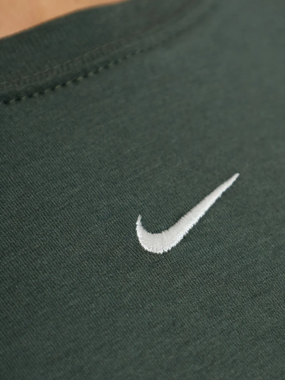 Nike Sportswear Chill knit T-shirt Groen
