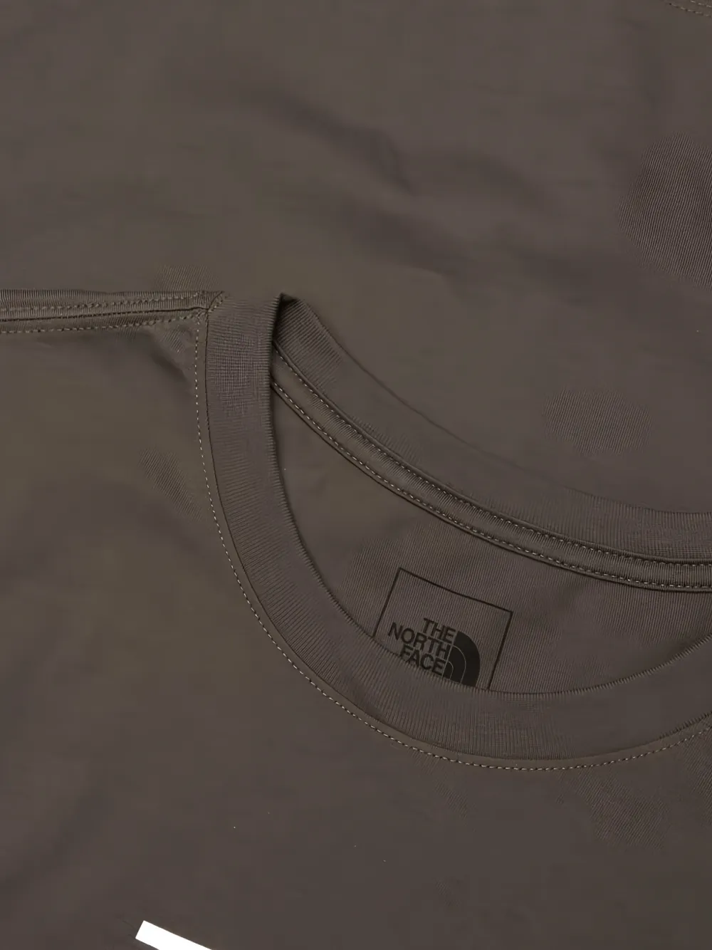 The North Face Evolution Half Dome regular T-Shirt Bruin