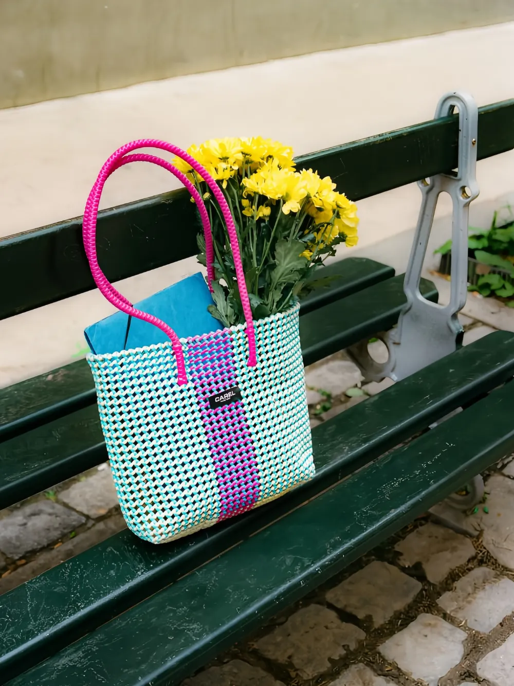 Carel Paris Scoubidou woven tote bag Blauw
