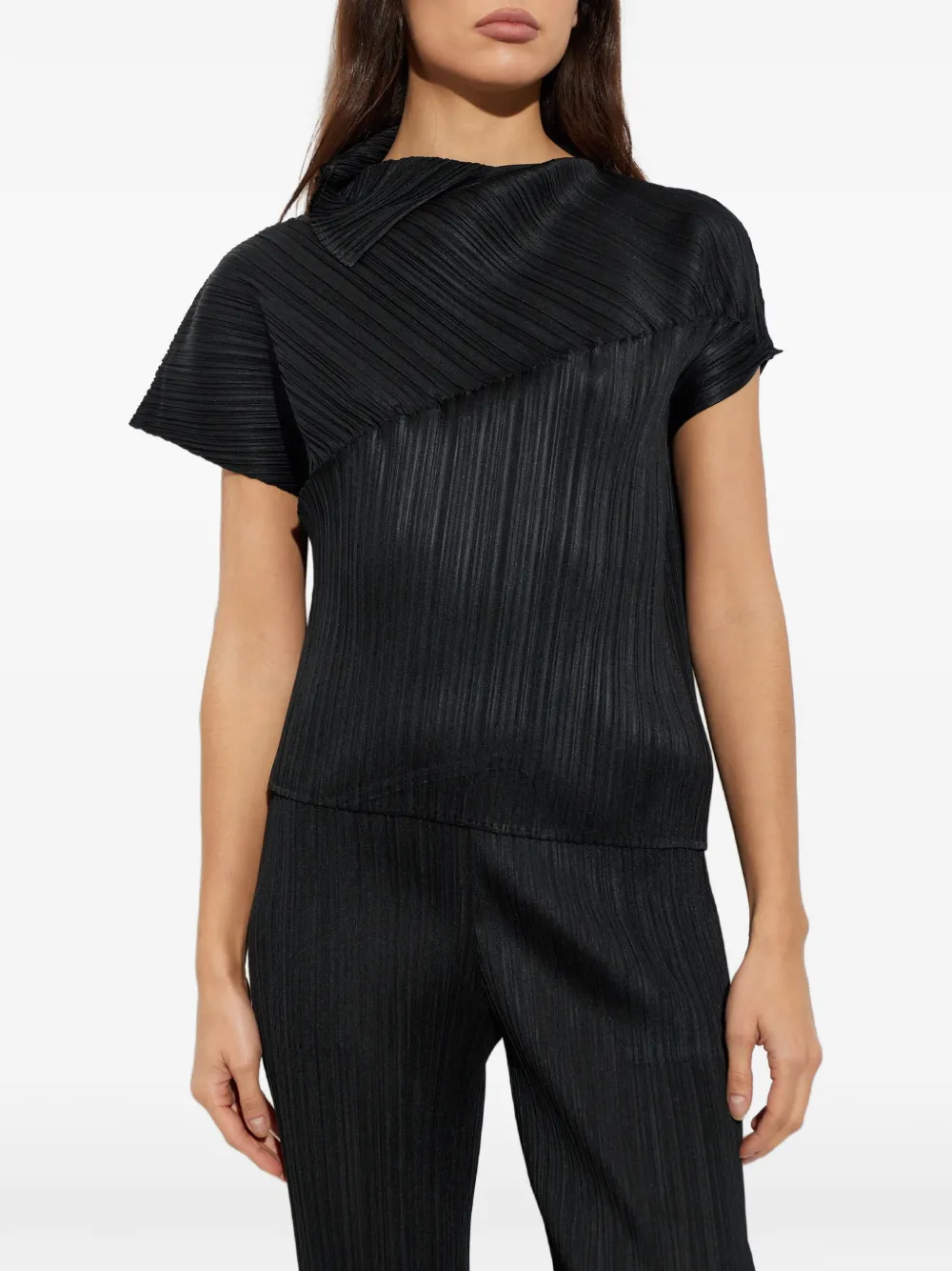 Pleats Please Issey Miyake asymmetric pleated top - Black