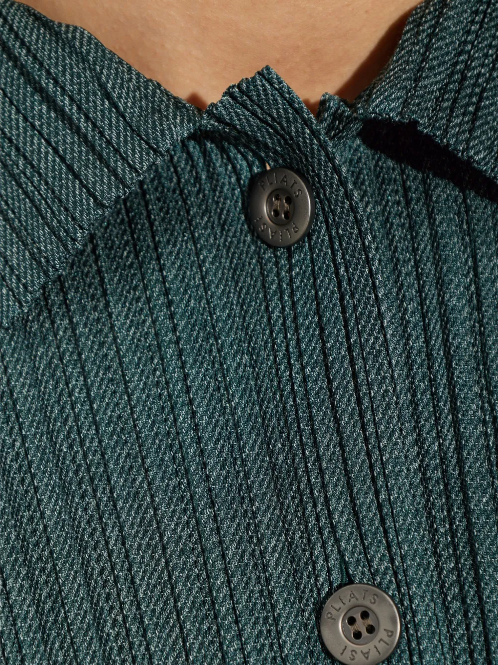 Issey Miyake pleated cardigan Groen