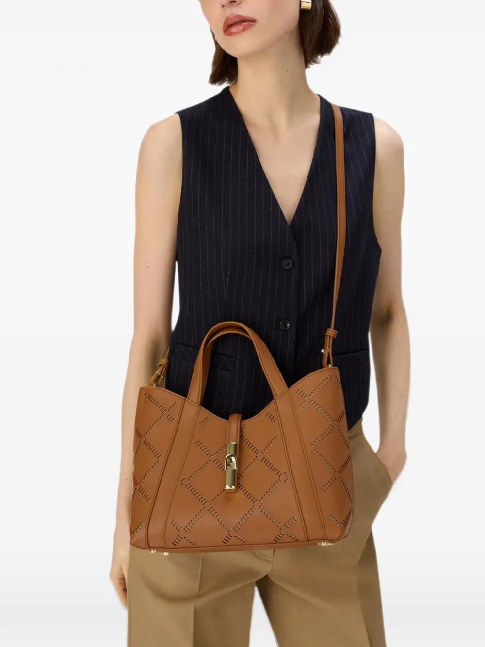 Furla Schoudertas met lasergesneden details Bruin