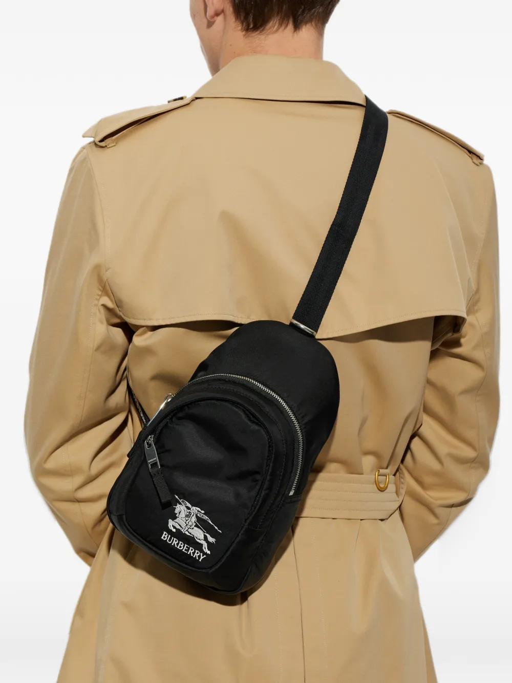 Burberry Knight logo sling bag Zwart