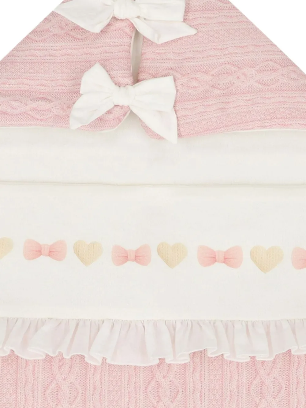 Monnalisa cable-knit ruffled baby nest Roze