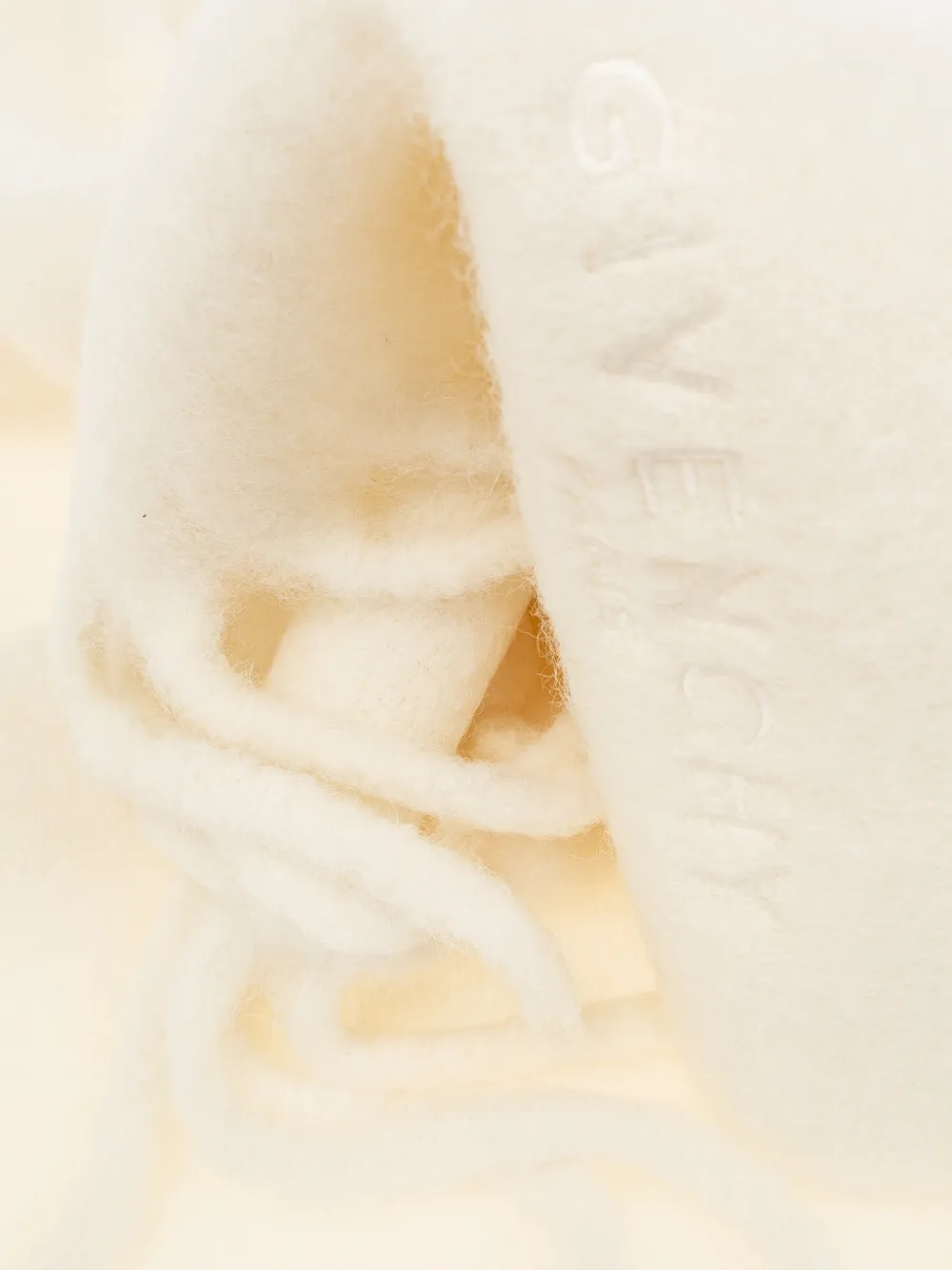 Givenchy wool scarf with fringes Beige