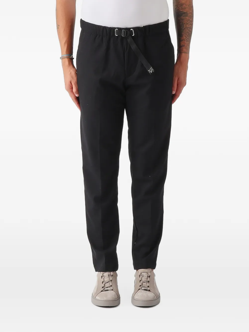 White Sand Greg belted pleated trousers Zwart