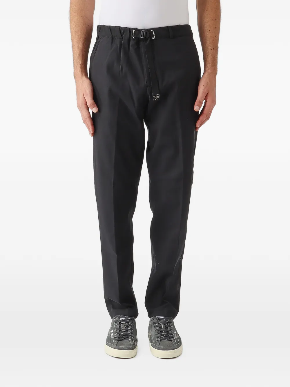 White Sand Greg belted pressed-crease trousers Zwart
