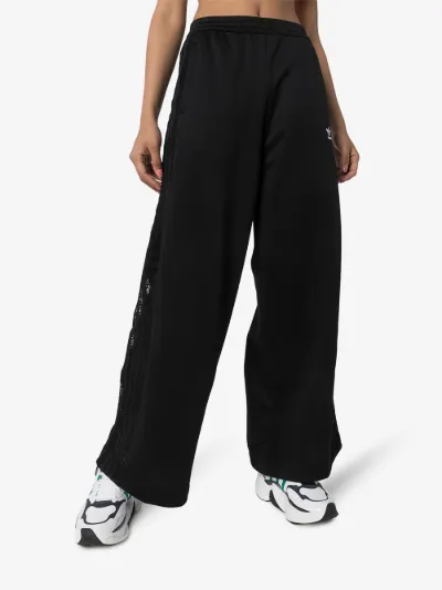 adidas sweatpants with logo on leg