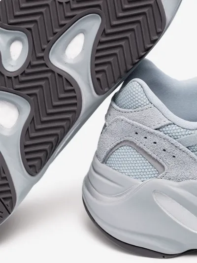 light blue yeezy 700