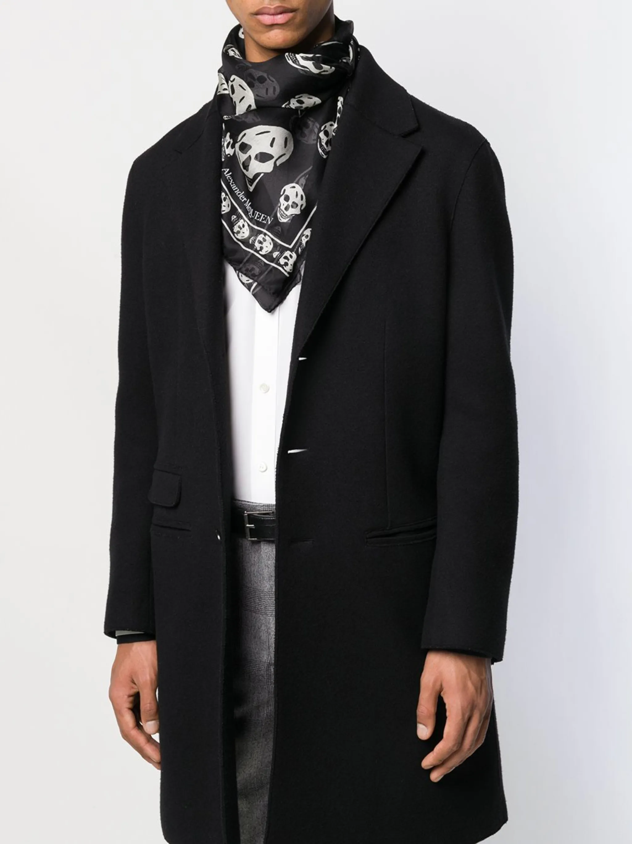 ALEXANDER MCQUEEN スカルフリントスカフ 5909293001Q 9260 Alexander McQueen skull-print silk scarf | Eraldo.com HK