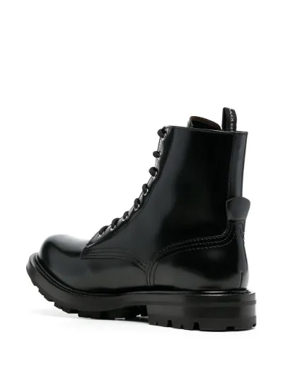 Alexander McQueen Stivaletti con effetto lucido nero | MODES