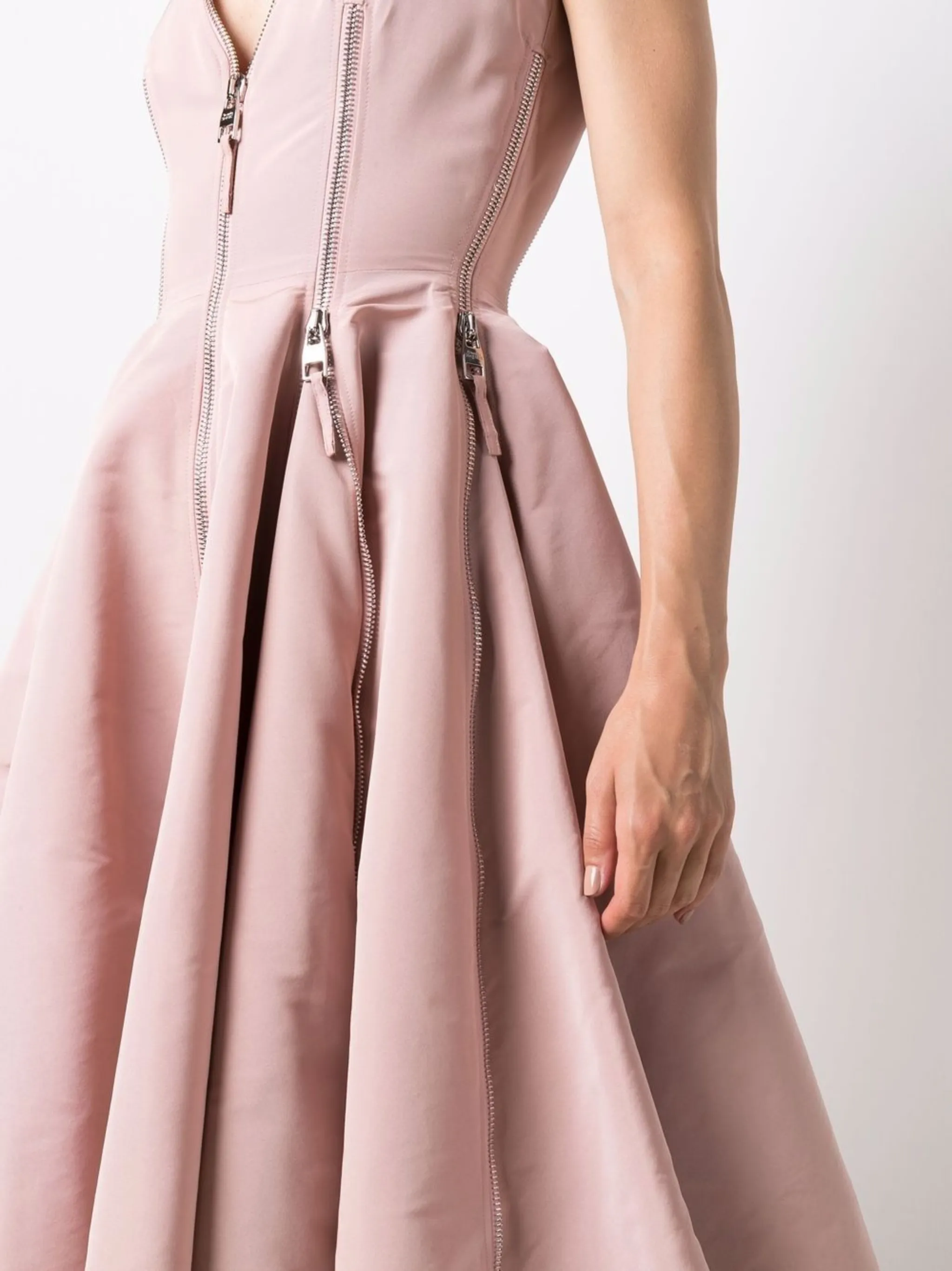 alexander-mcqueen-zip-detail-