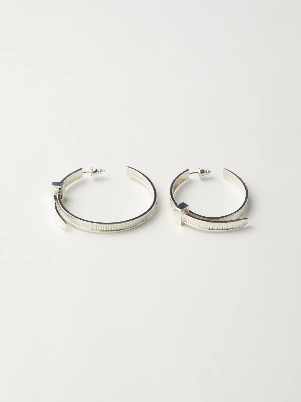 ASYMMETRIC ZIP TIE EARRINGS AMBUSH® Official