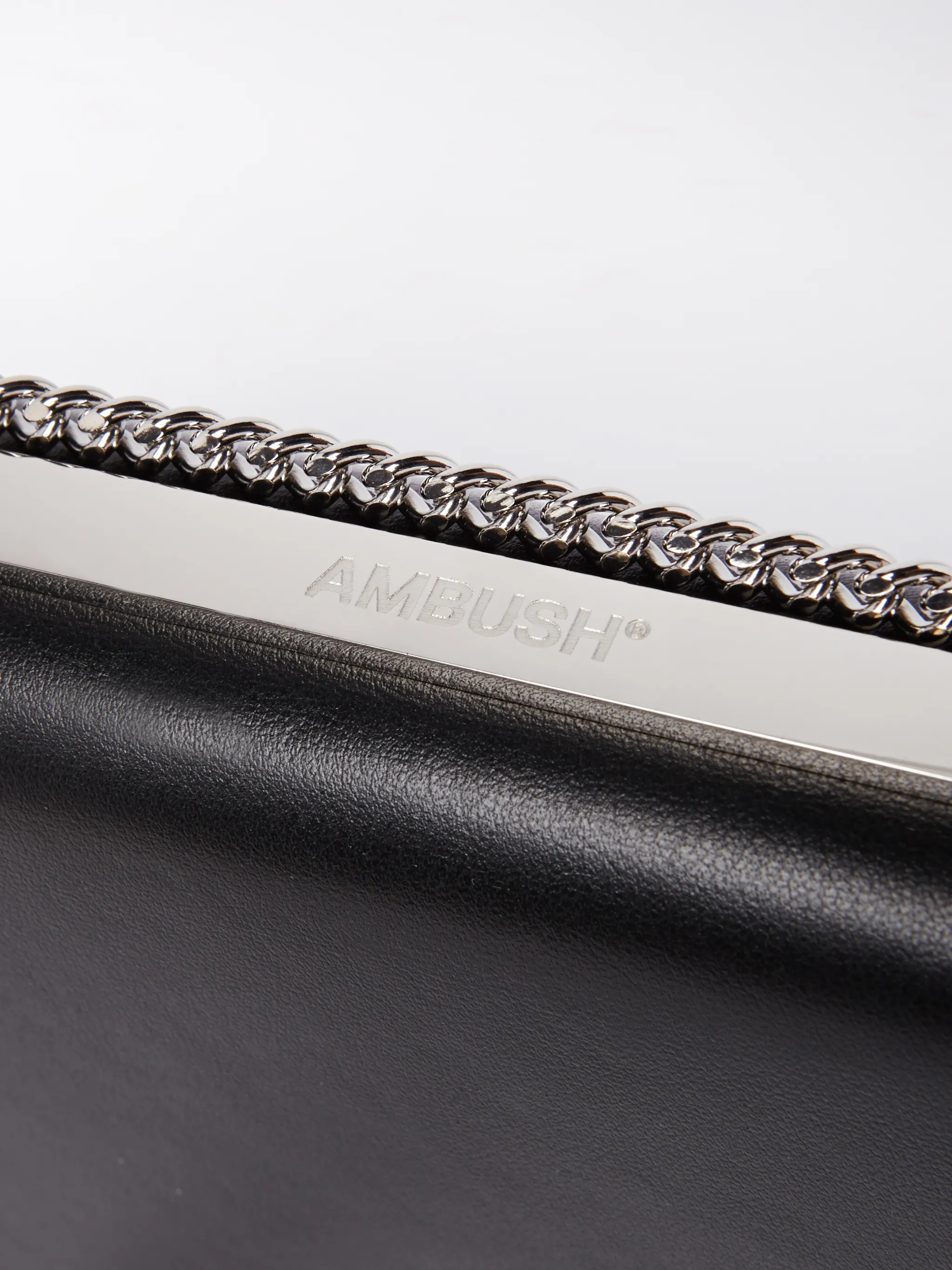 CROSSBODY CHAIN BAG
