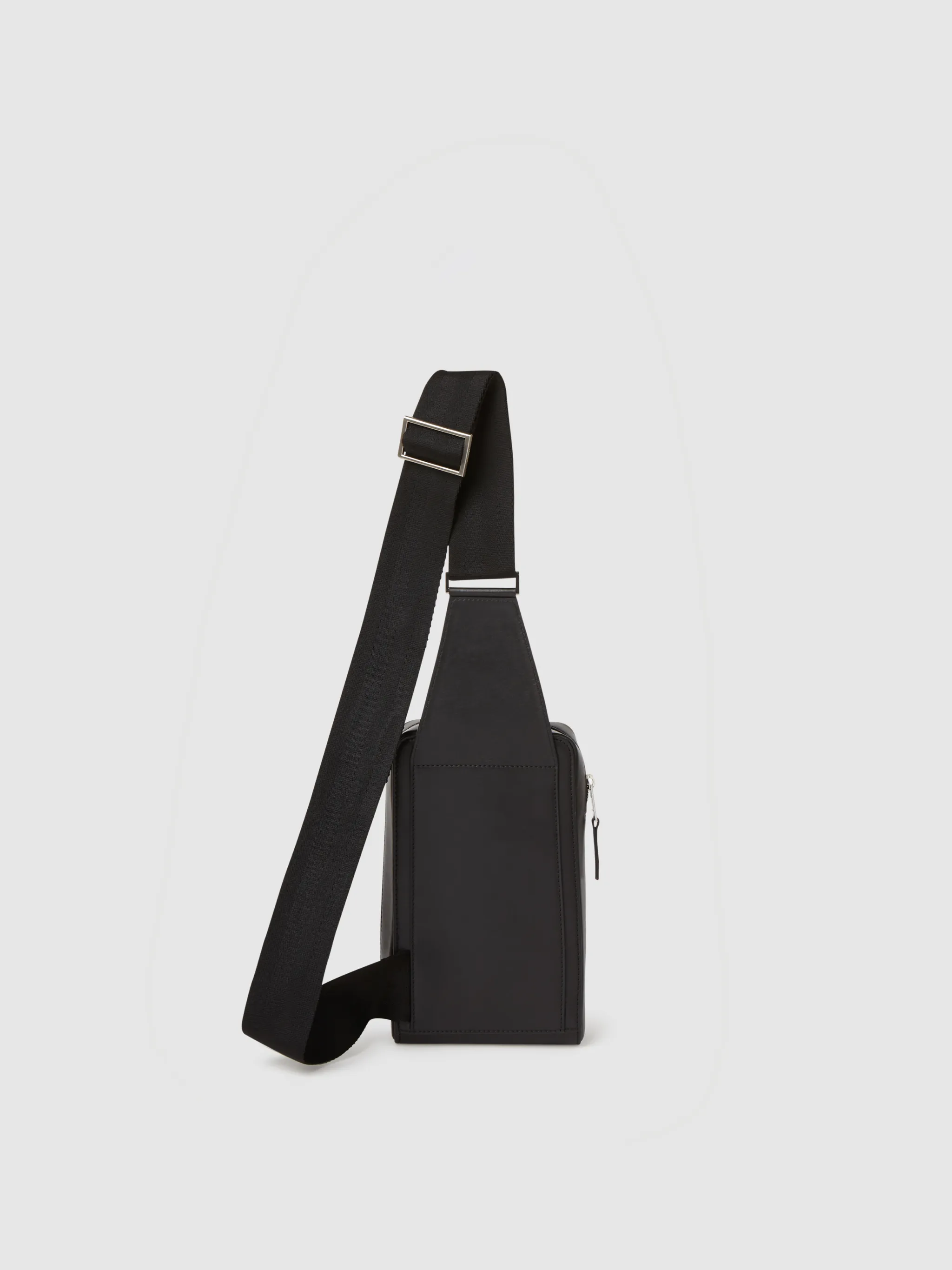 CROSSBODY
