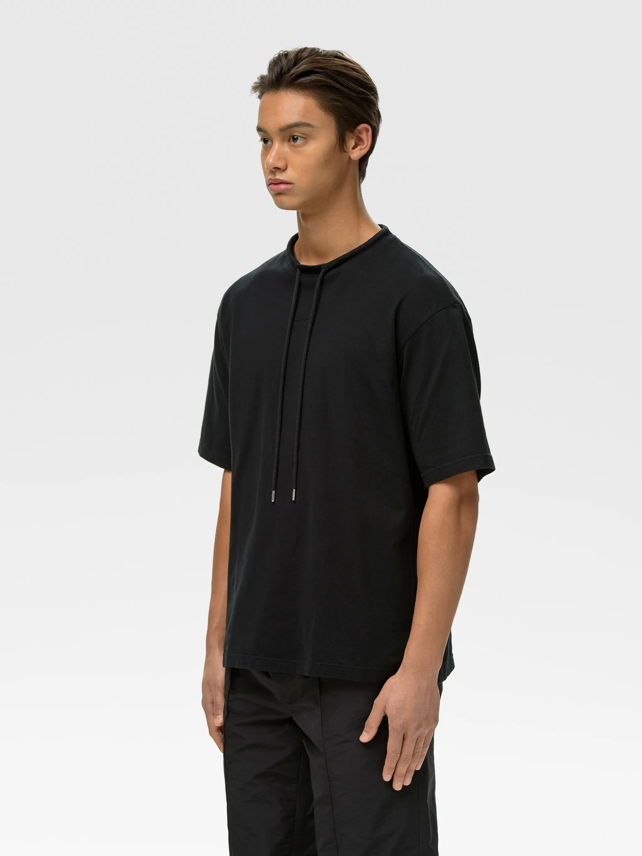 DRAWSTRING COLLAR T-SHIRT