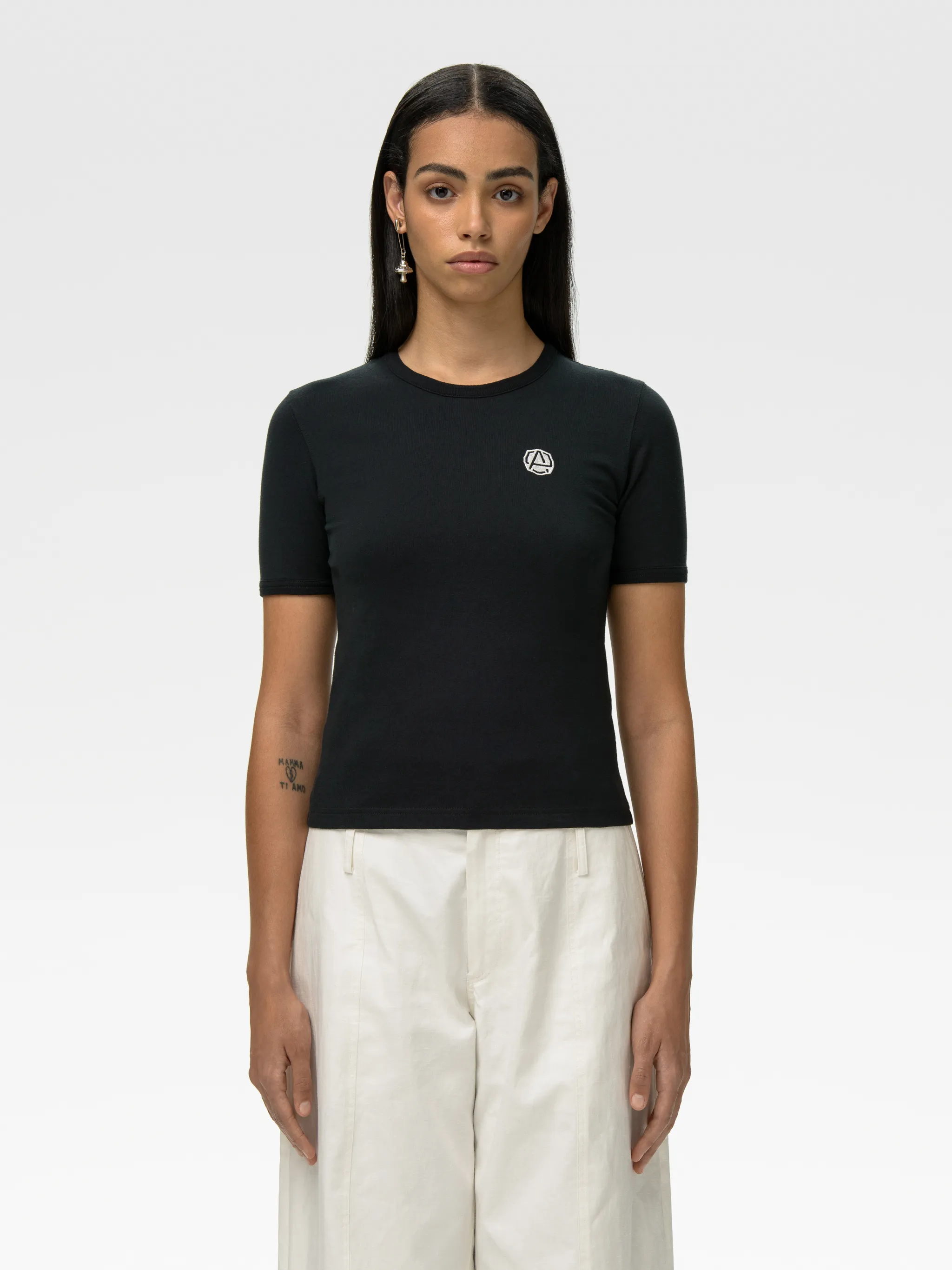EMBLEM SLIM FIT T-SHIRT