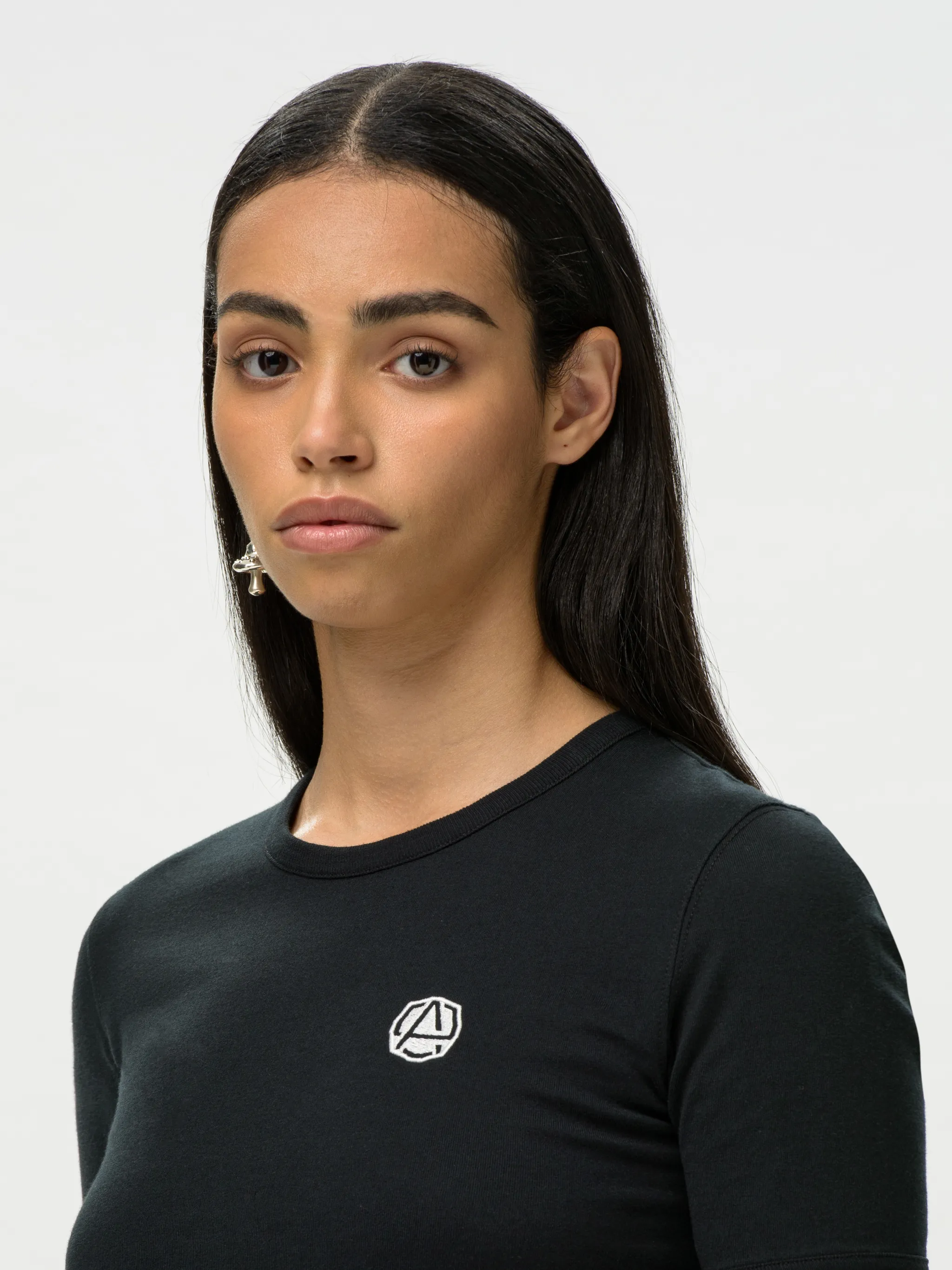 EMBLEM SLIM FIT T-SHIRT