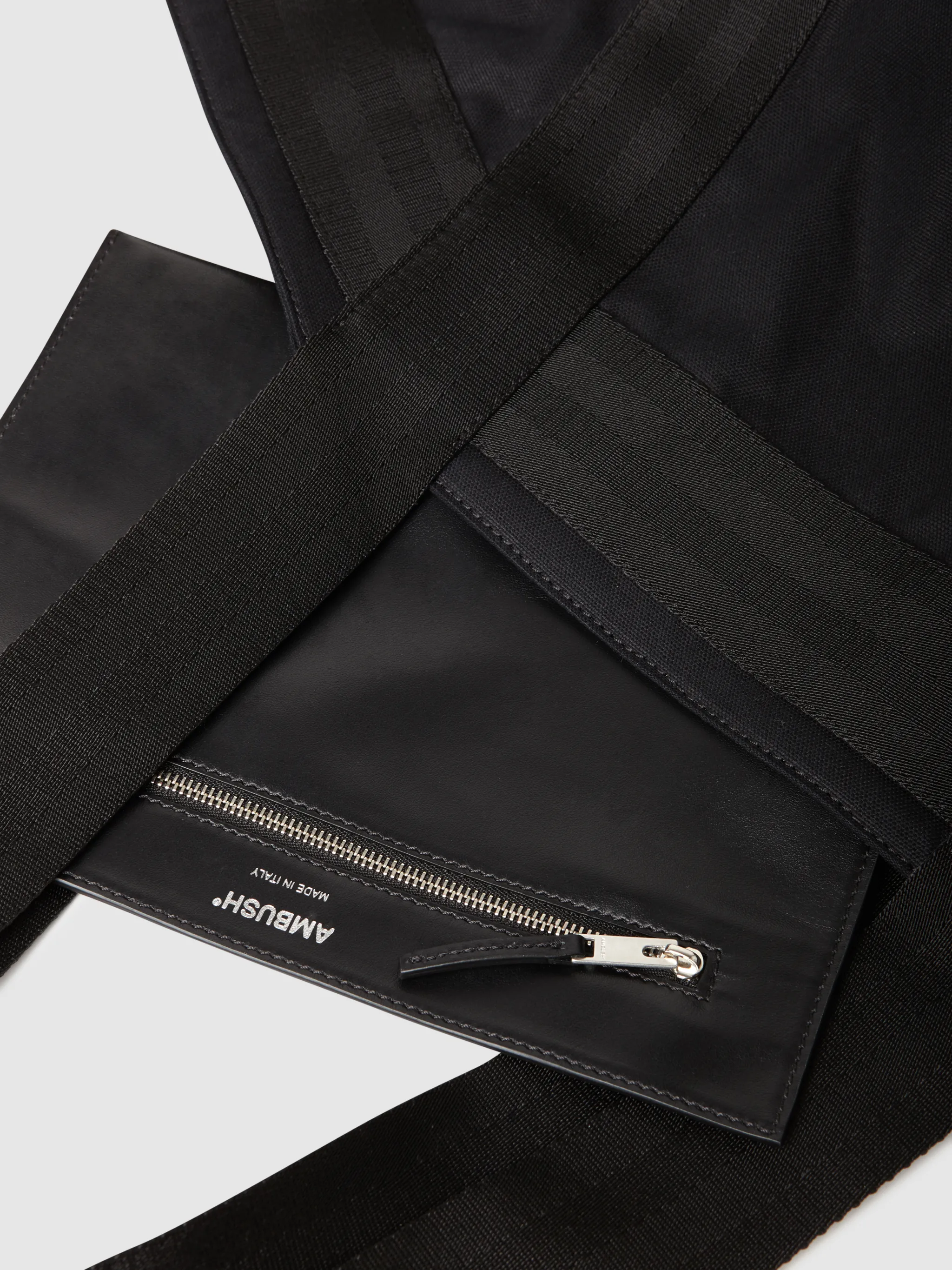 EMBOSS LOGO MEDIUM TOTE