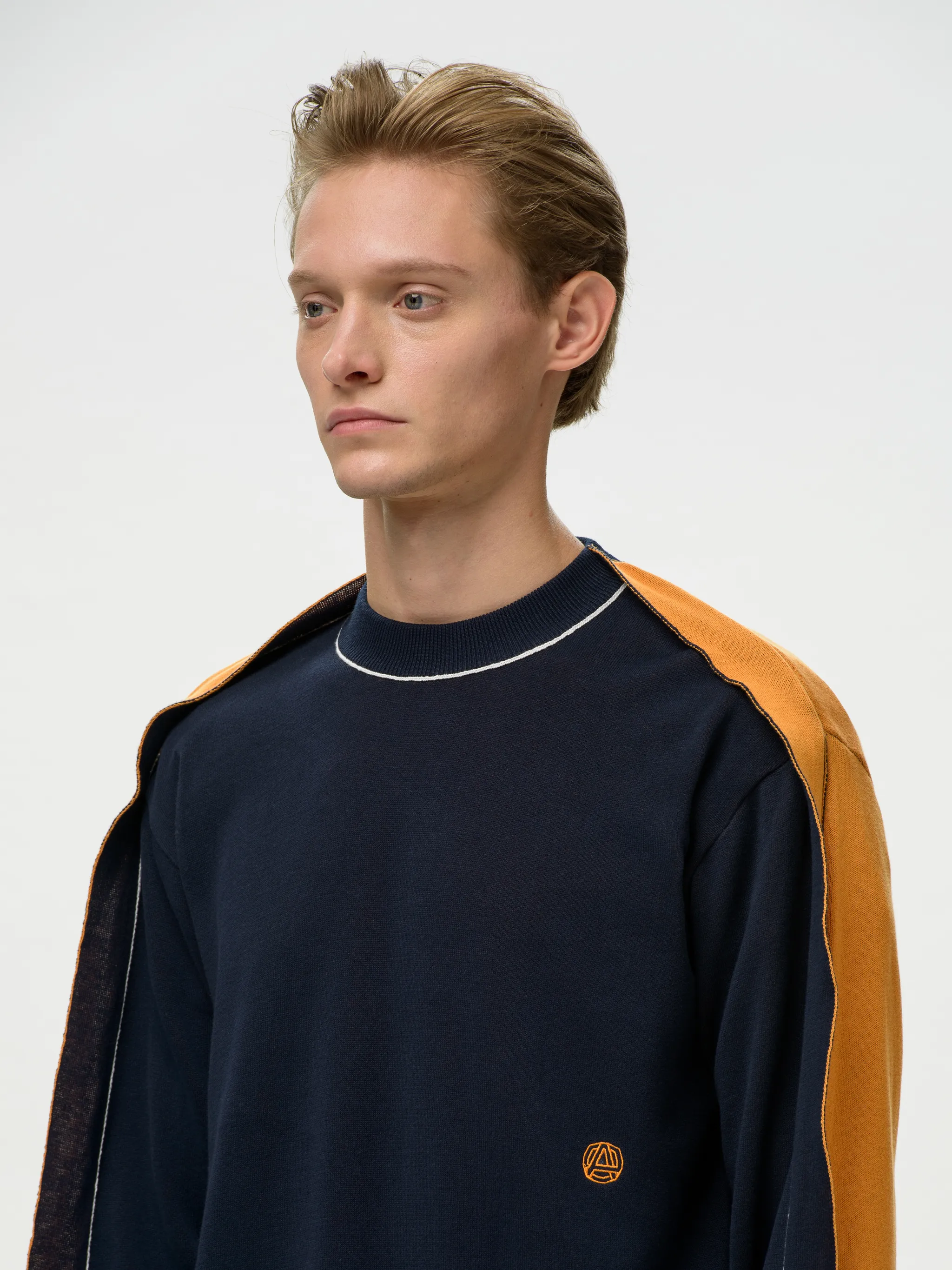 FIN KNIT SWEATER