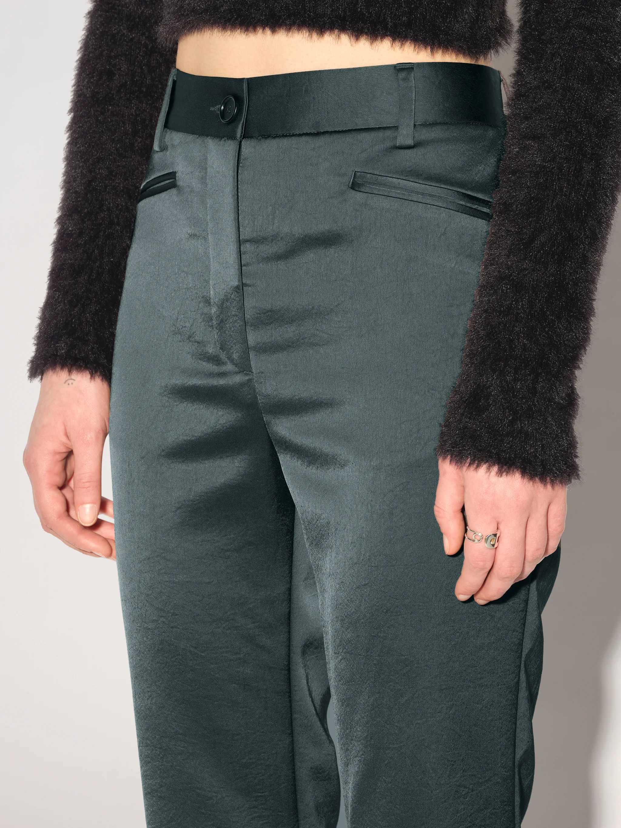 FITTED FLARE PANTS
