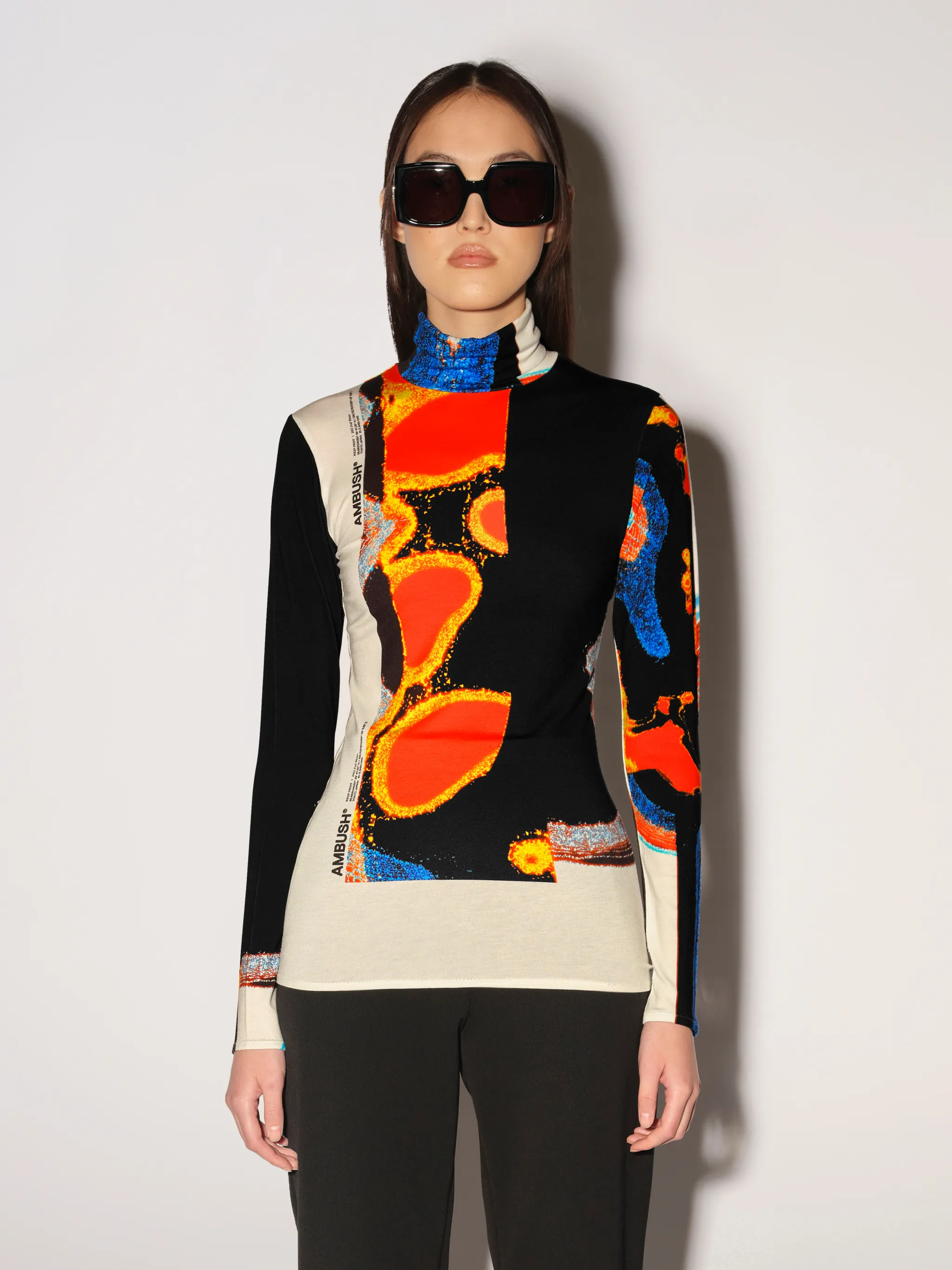 FITTED PRINTED TURTLENECK