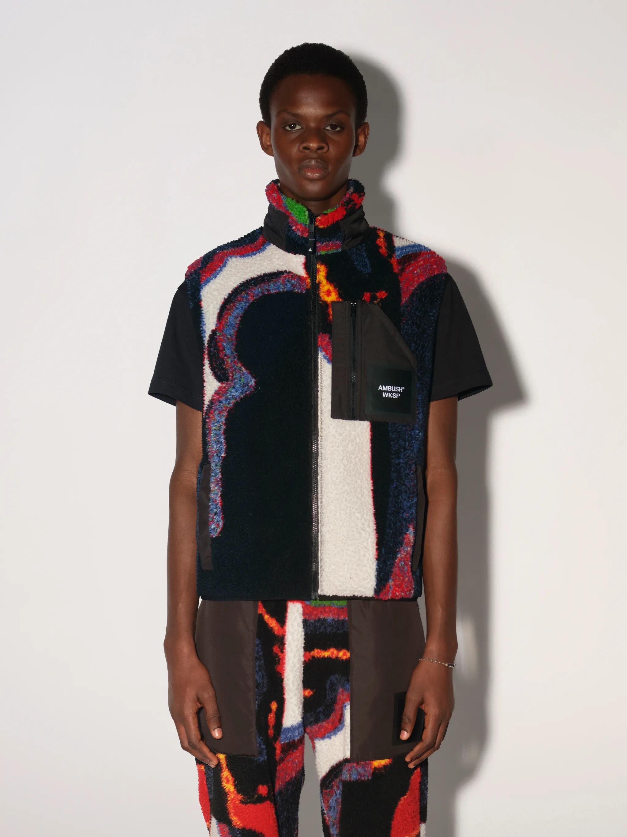 GRAPHIC FLEECE VEST