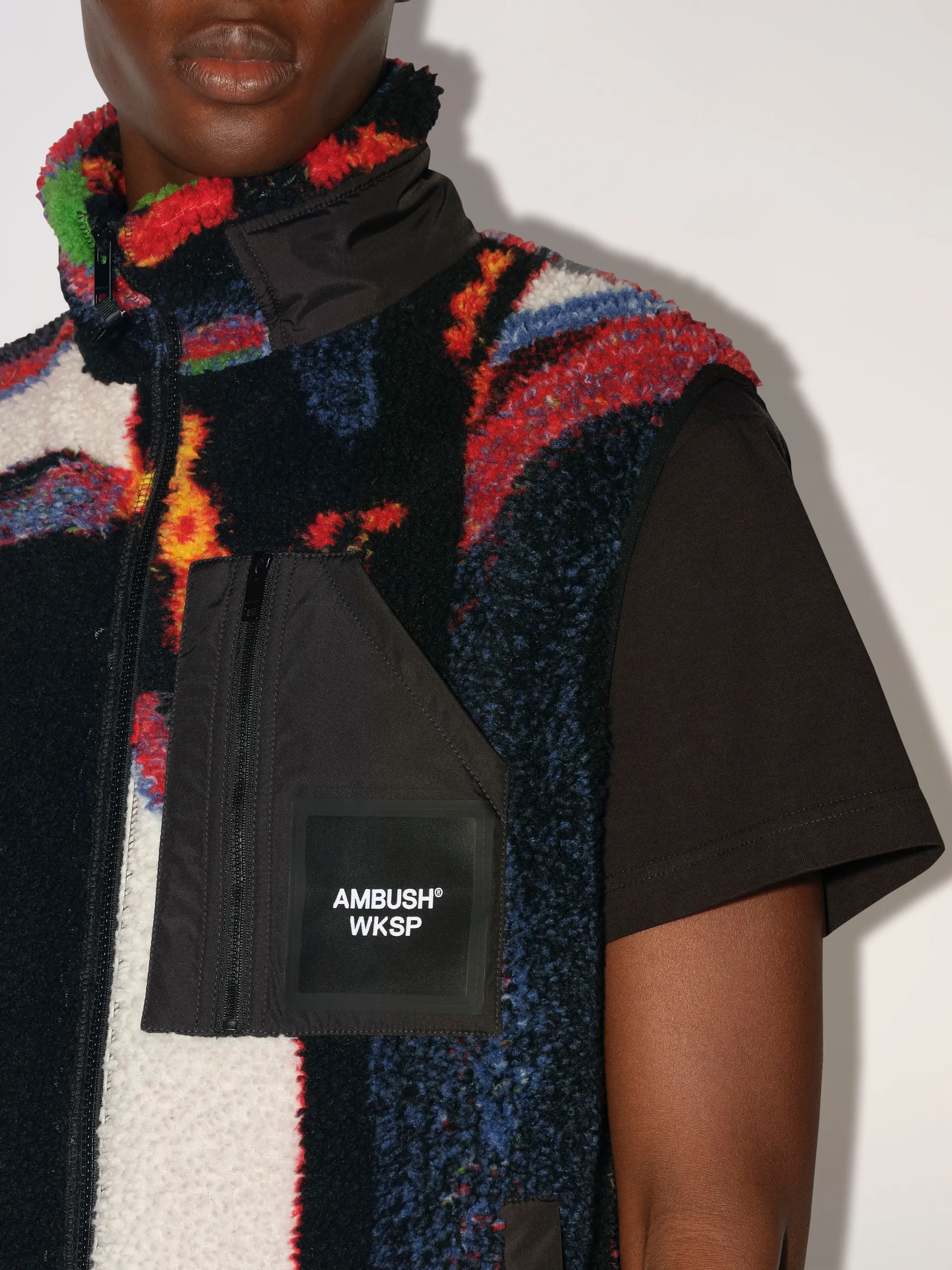 GRAPHIC FLEECE VEST