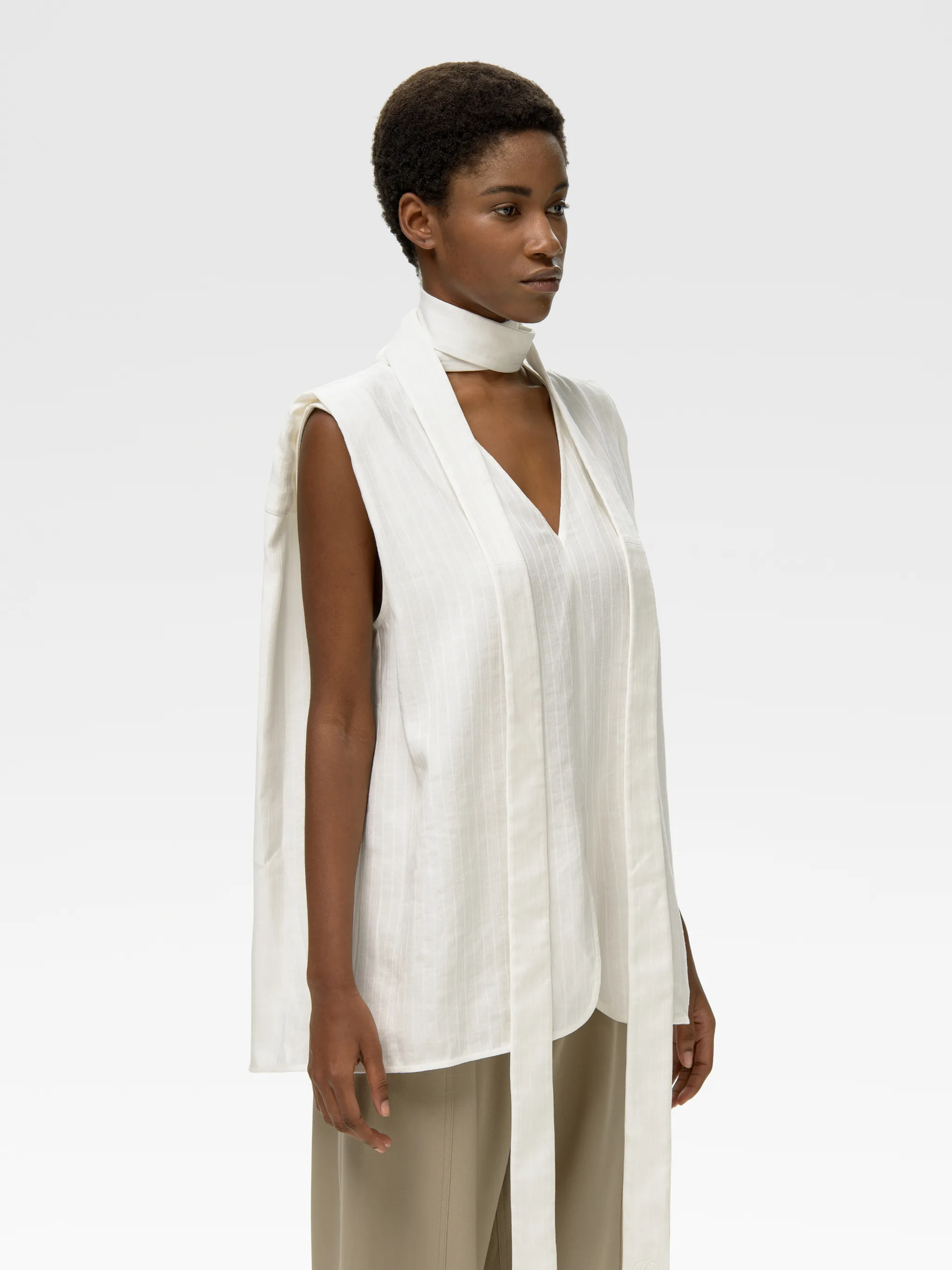 HEMP SLEEVELESS SQUARED TOP