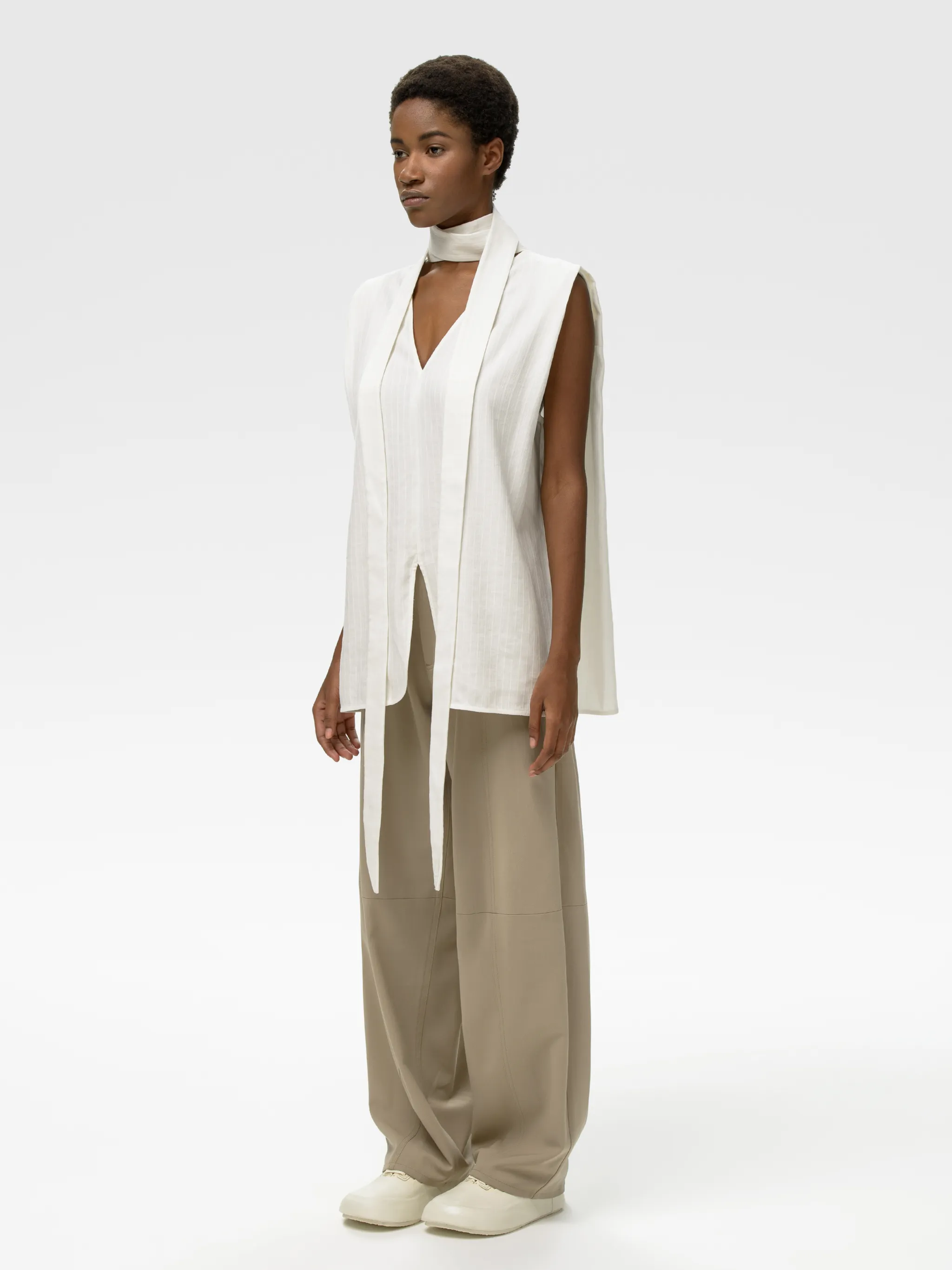 HEMP SLEEVELESS SQUARED TOP