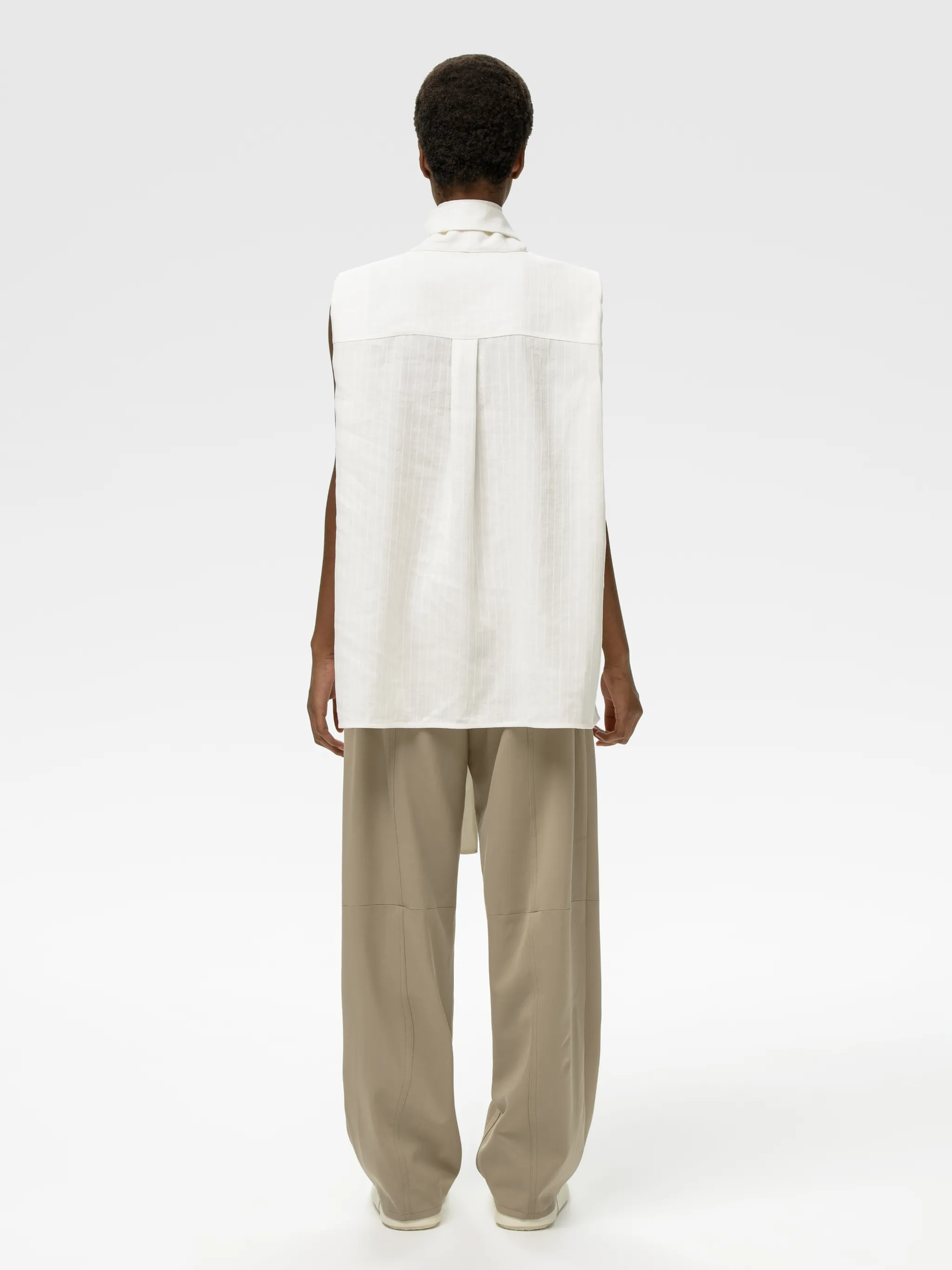 HEMP SLEEVELESS SQUARED TOP