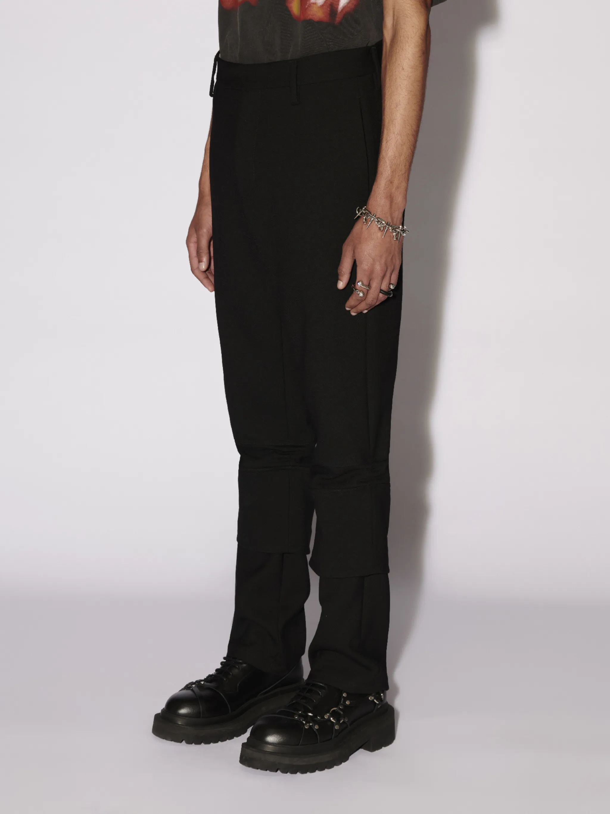 KNEE DETAIL PANTS