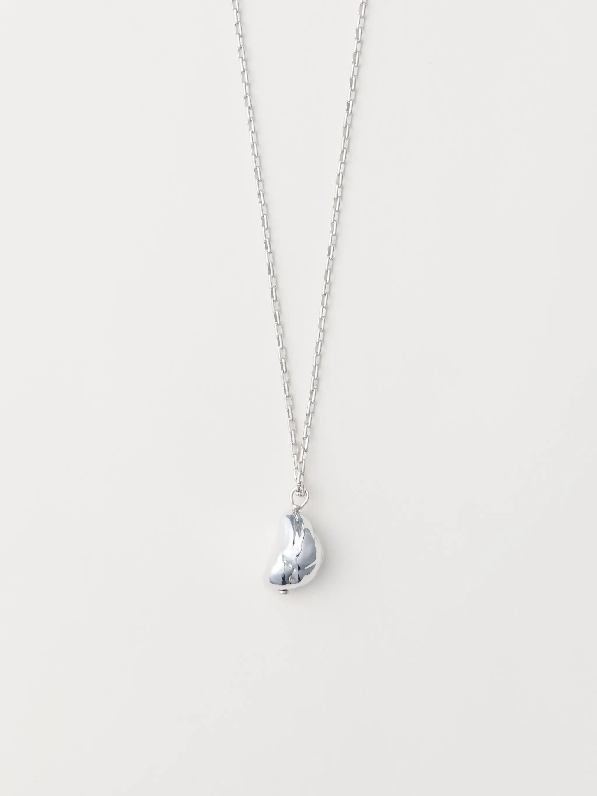 METAL DIPPED BAROQUE PEARL CHARM NECKLACE
