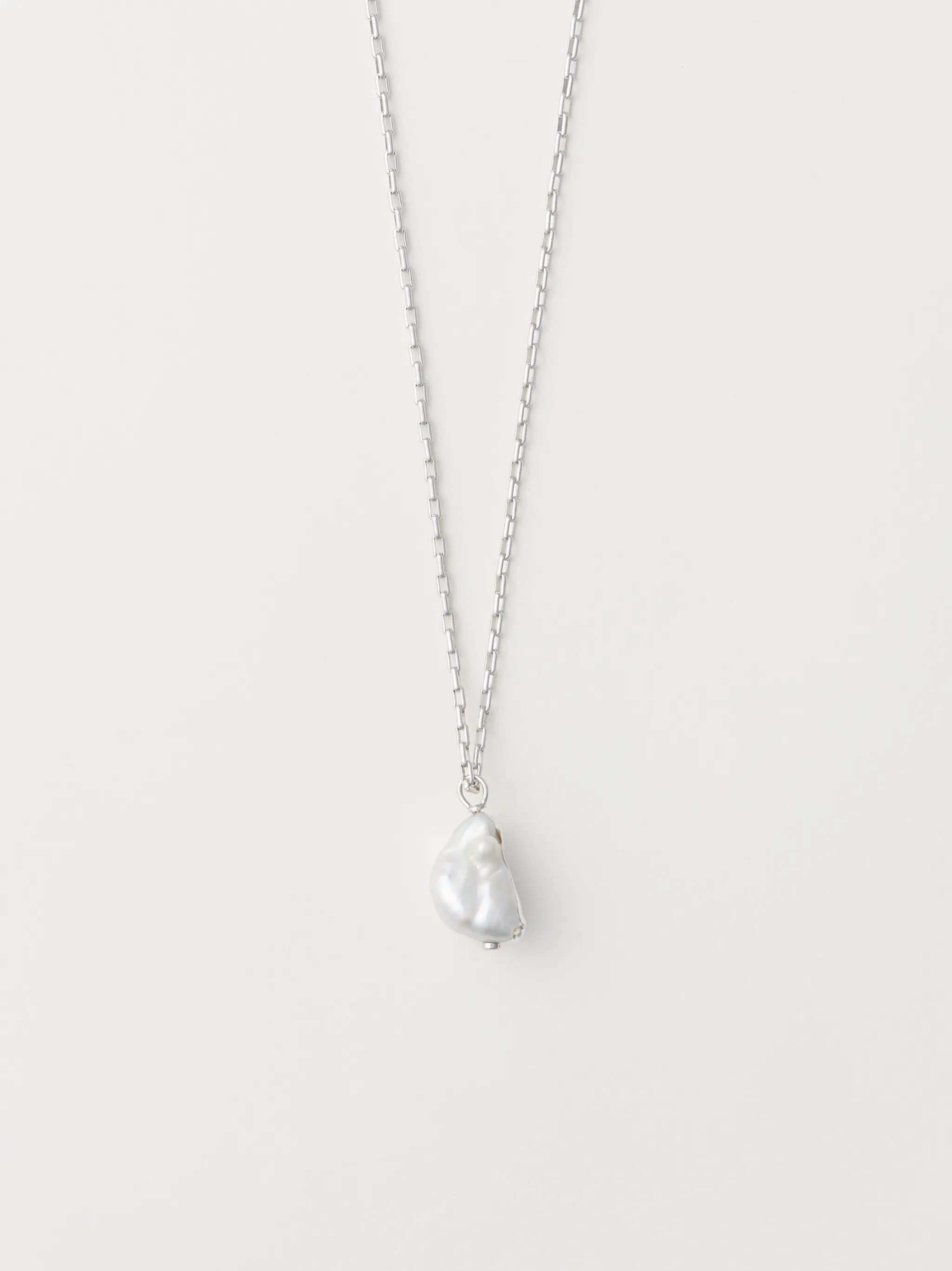 METAL DIPPED BAROQUE PEARL CHARM NECKLACE